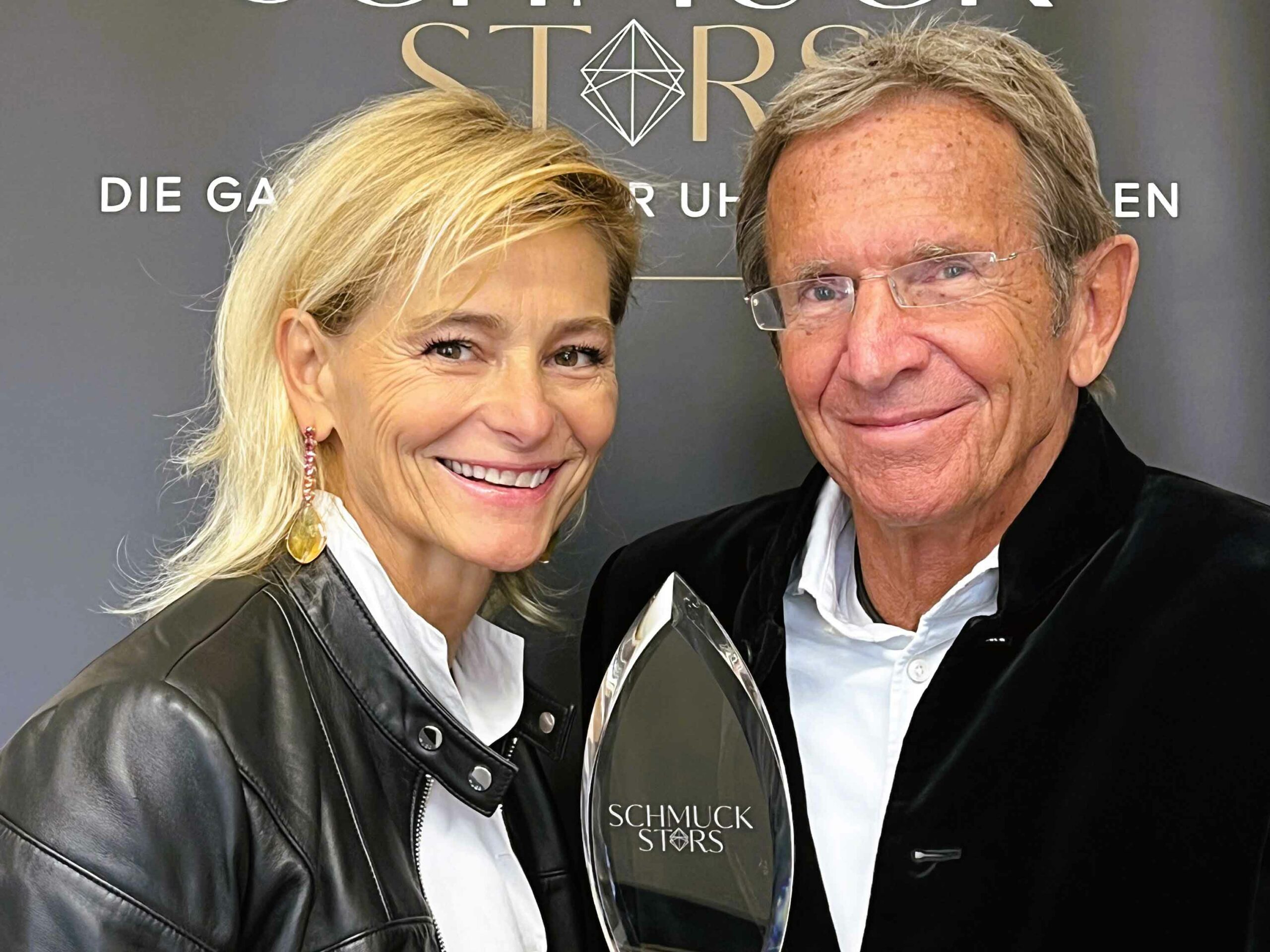 Der Juwelier SCHULLIN sich über den Sieg in der Kategorie „Konzept des Jahres“ bei den Schmuckstars Awards 2022 mit der Kollektion „Rainbow“.