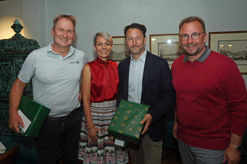 Bruttosieger des Golf-Turniers Alexander Pansi (111 media) und Klaus Geyrhofer (Murhof Gruppe).