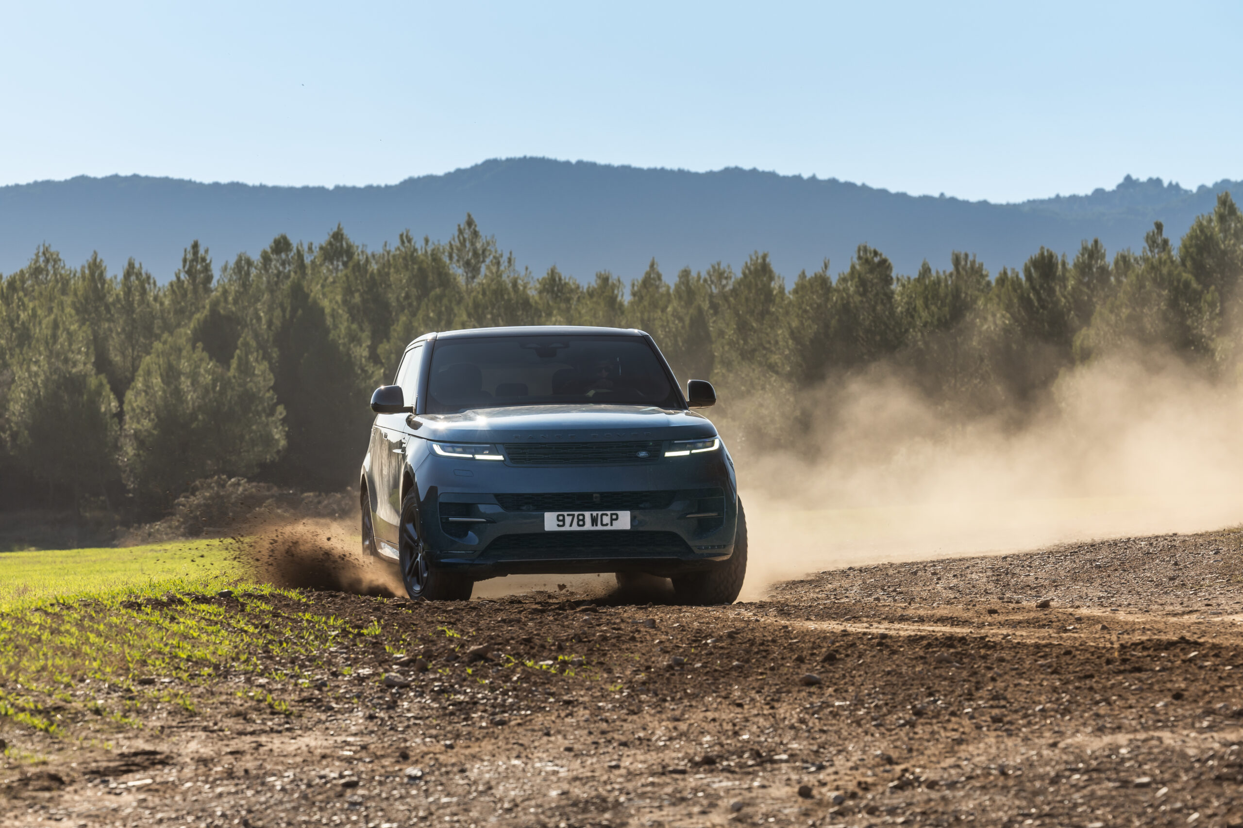 Der Range Rover Sport weiß sich zu präsentieren. Foto Credits: Range Rover